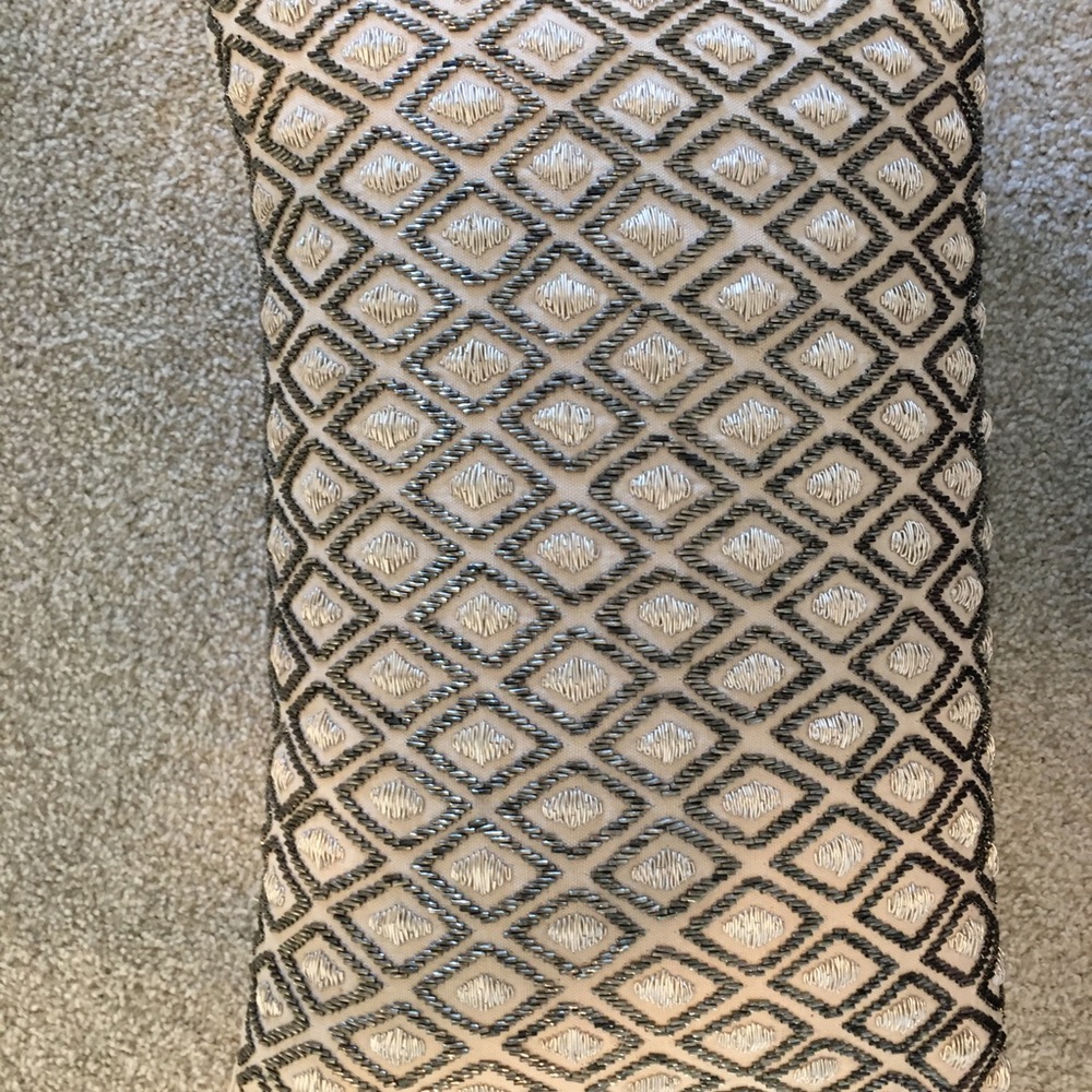 Accent pillows - Picture 2 of 4